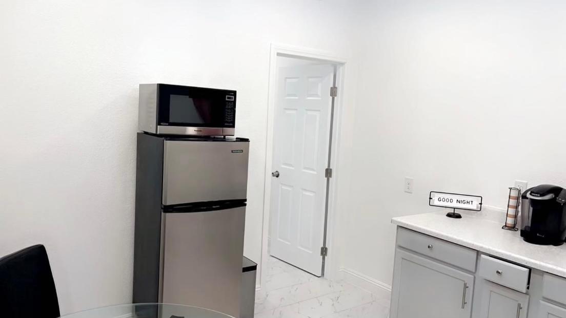 Apartment Cozy Studio…5 Min Away From Airport. “